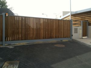 Portails automatiques en bois Caissargues, sofernim caissargues, portail garage électrique