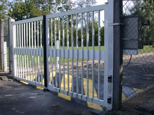 Portail industrie Avignon, sofernim caissargues, portail battant lourd